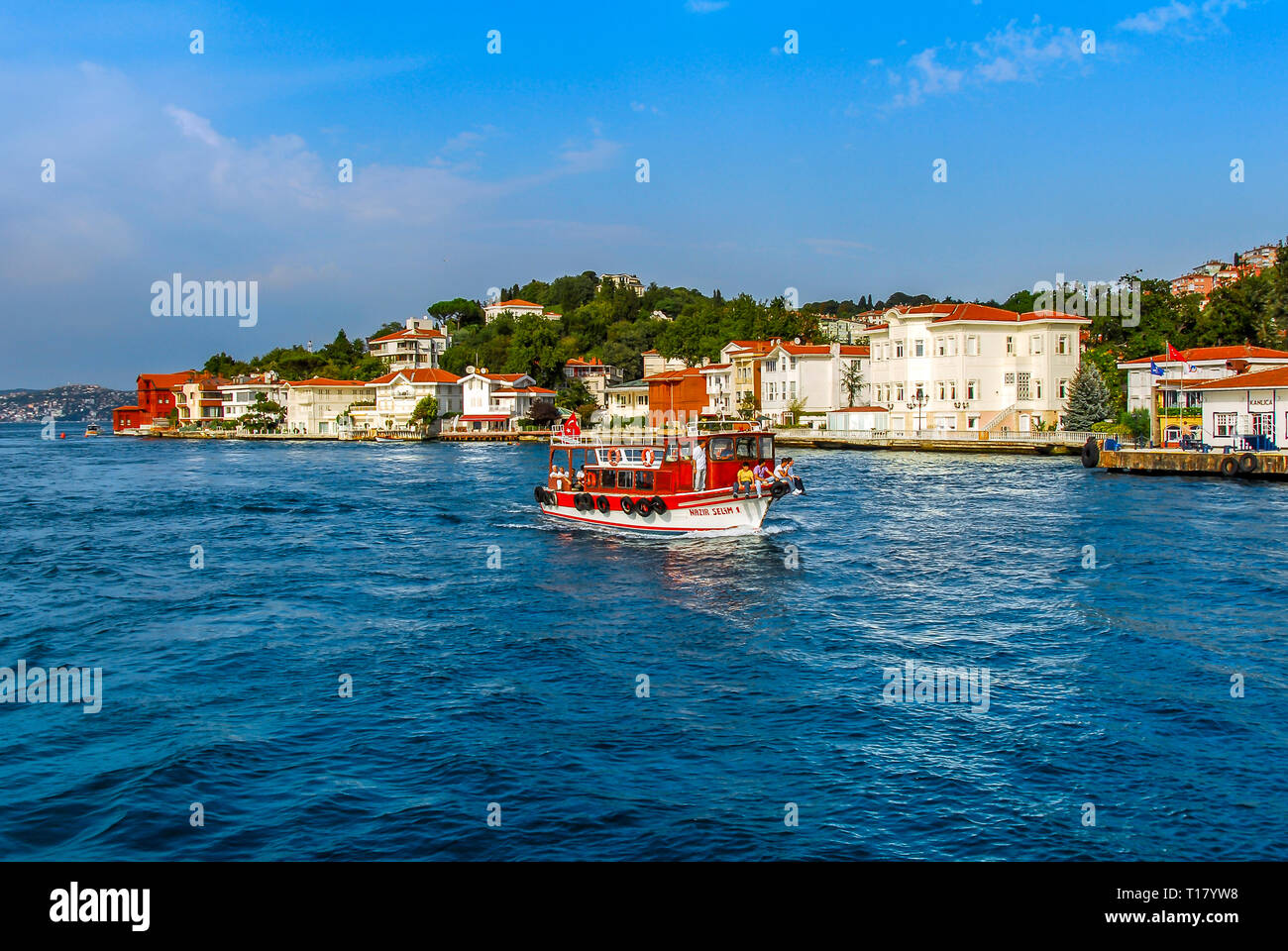 Istanbul, Turquie, 02 Septembre 2017 : Bosphore Mansions, bateau, Kanlica, Uskudar Banque D'Images