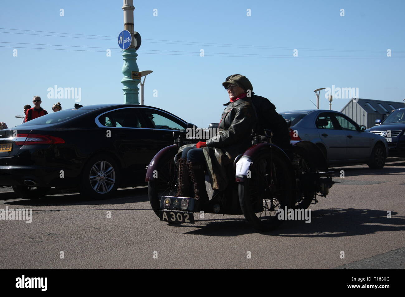 Brighton, UK, 24 mars 2019. Des centaines de motos vétéran prendre part à la 80e Pioneer entre Epsom et de Brighton. Ils fin au Madeira Drive à Brighton, où environ 300 vélos âgés entre 105 - 123 ans se rassemblent. Credit : Roland Ravenhill/Alamy Live News Banque D'Images