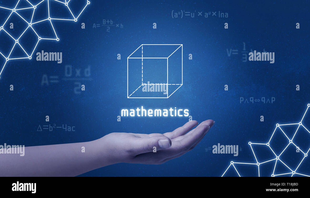 Notion de mathématiques. Cube dans la main entouré par des formules mathématiques et d'un concept de réseau informatique. Banque D'Images