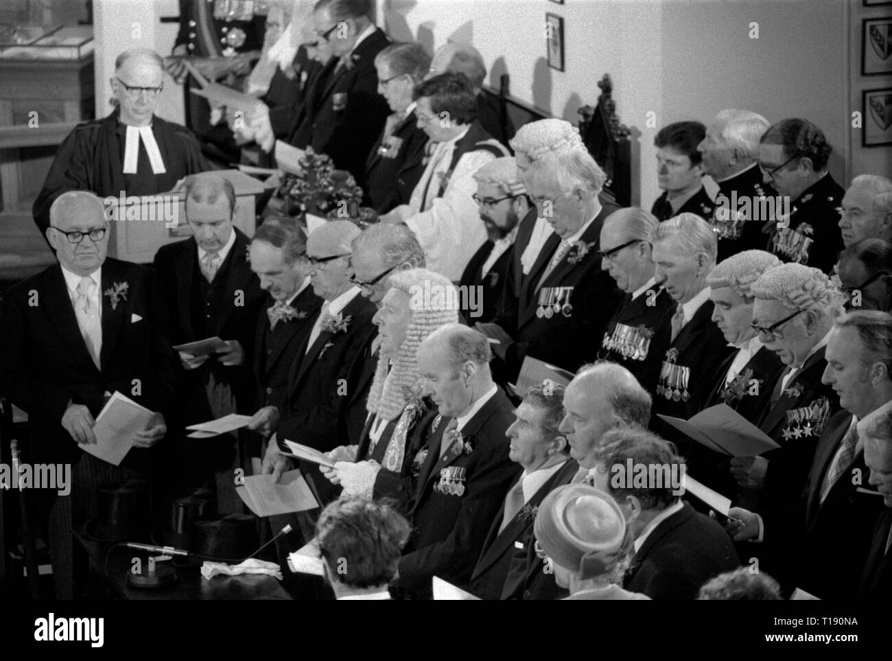 Île de Man des années 70. La Chambre de touches Tynwald est le Parlement manxois. Le Tynwald Day est la Journée nationale de l'île de Man, habituellement observé le 5 juillet chaque année à St Johns. Le Tynwald Court participe à la cérémonie du jour Tynwald. 1978 HOMER SYKES Banque D'Images