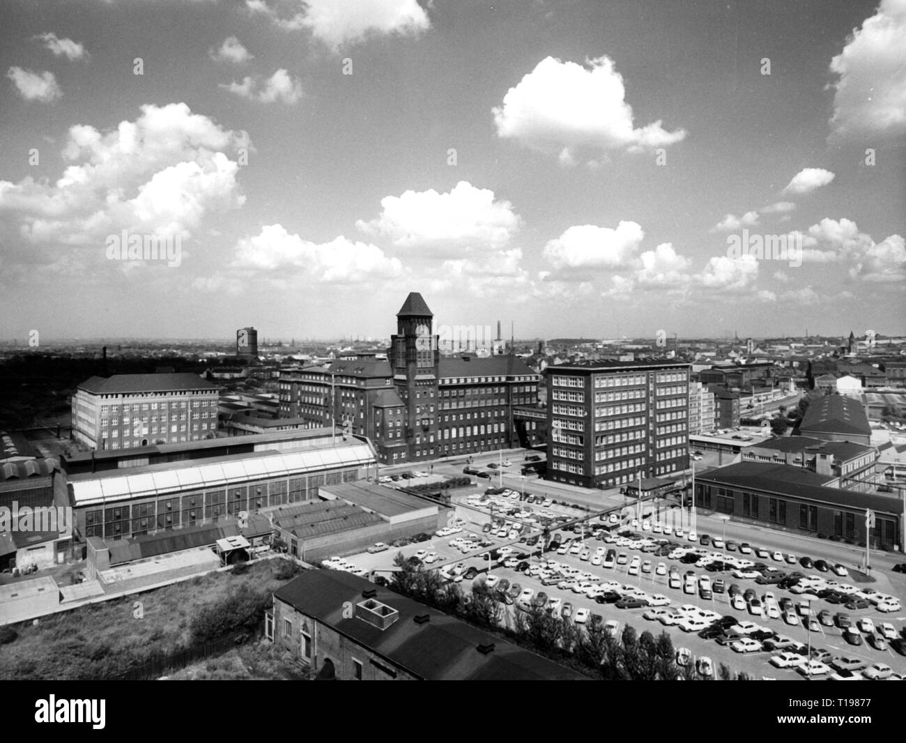 Géographie / historique de voyage, en Allemagne, les villes et les collectivités, Essen, bâtiment, siège social de la Friedrich Krupp AG, vue extérieure, août 1965, Additional-Rights Clearance-Info-Not-Available- Banque D'Images