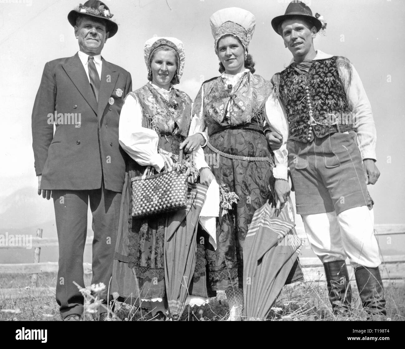 Géographie / historique de voyage, la Slovénie, personnes, groupe en costume national, 1950 Additional-Rights Clearance-Info-Not-Available- Banque D'Images