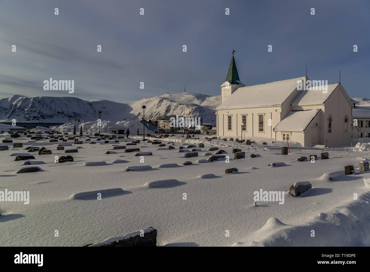 L'église paroissiale de Honningsvag en Norvège, au cours de l'hiver. Banque D'Images