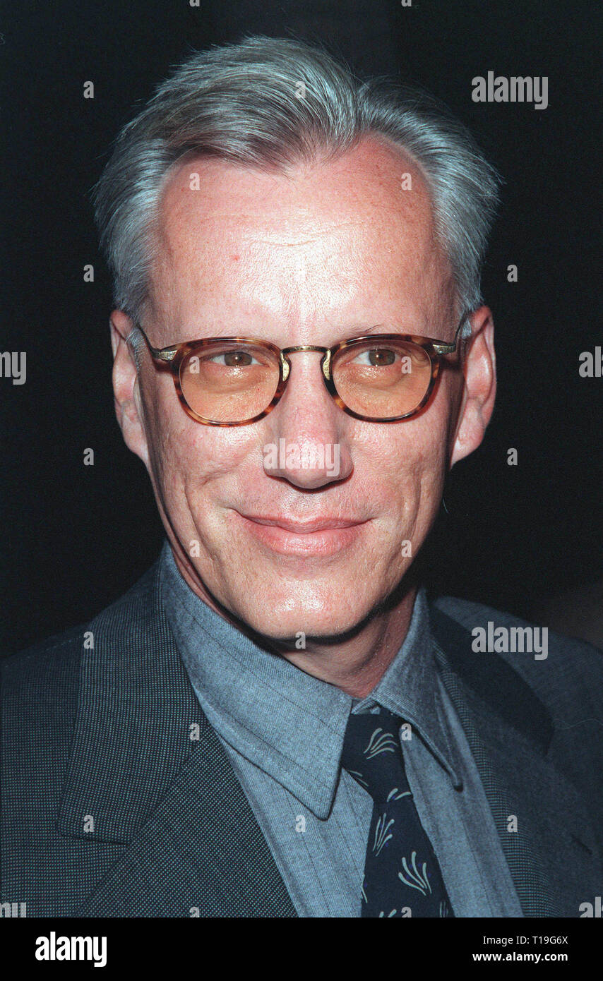 LOS ANGELES, CA - 24 septembre 1998 : l'acteur James Woods à l'US premiere de 'Ronin'. Banque D'Images