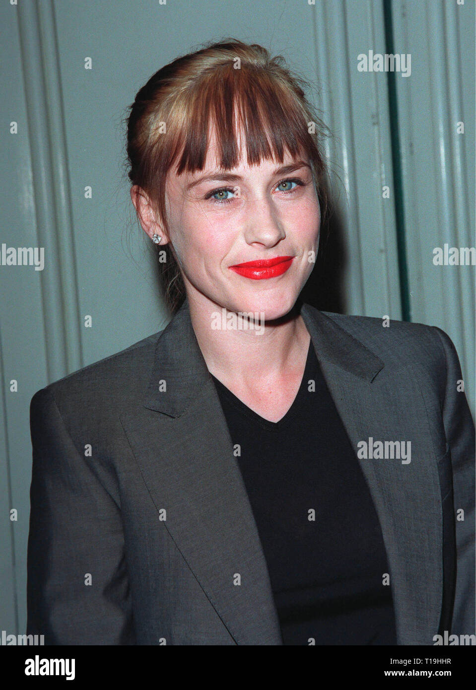 LOS ANGELES, CA - le 16 décembre 1998 : l'actrice Patricia Arquette au Los Angeles première de son nouveau film 'The Hi-Lo Country' dans lequel elle stars avec Woody Harrelson. © Paul Smith / Featureflash Banque D'Images