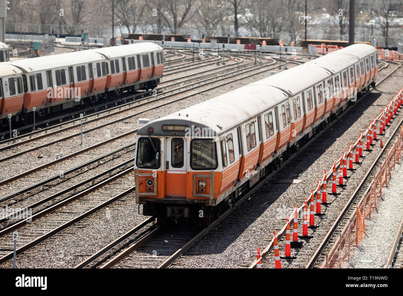 MBTA trains Ligne Orange garée à Wellington Station dans la région de Medford, Massachusetts, au nord de Boston. Banque D'Images