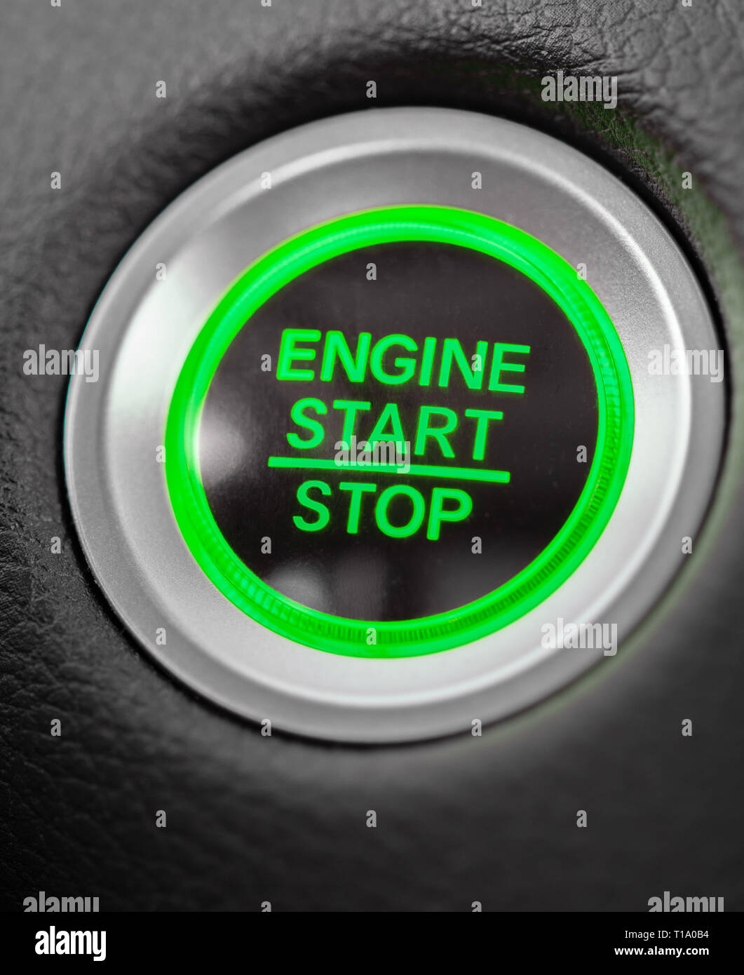 Start Stop Bouton vert voiture moteur Banque D'Images