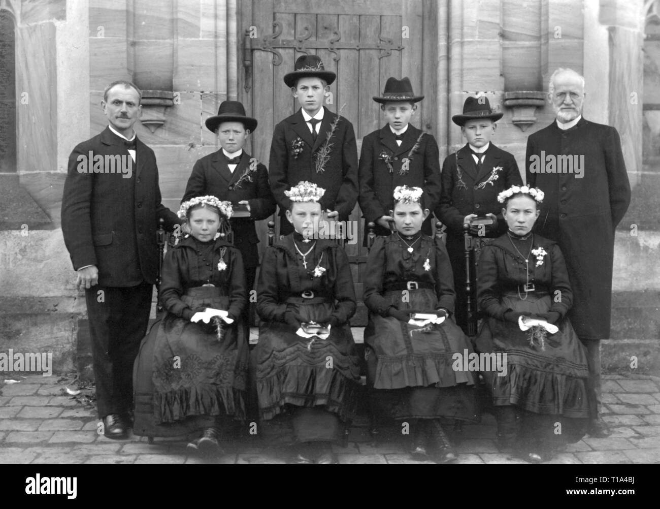La religion, le christianisme, la cérémonie, les enfants après la première communion, carte du cabinet, Oettingen, vers 1910, Additional-Rights Clearance-Info-Not-Available- Banque D'Images
