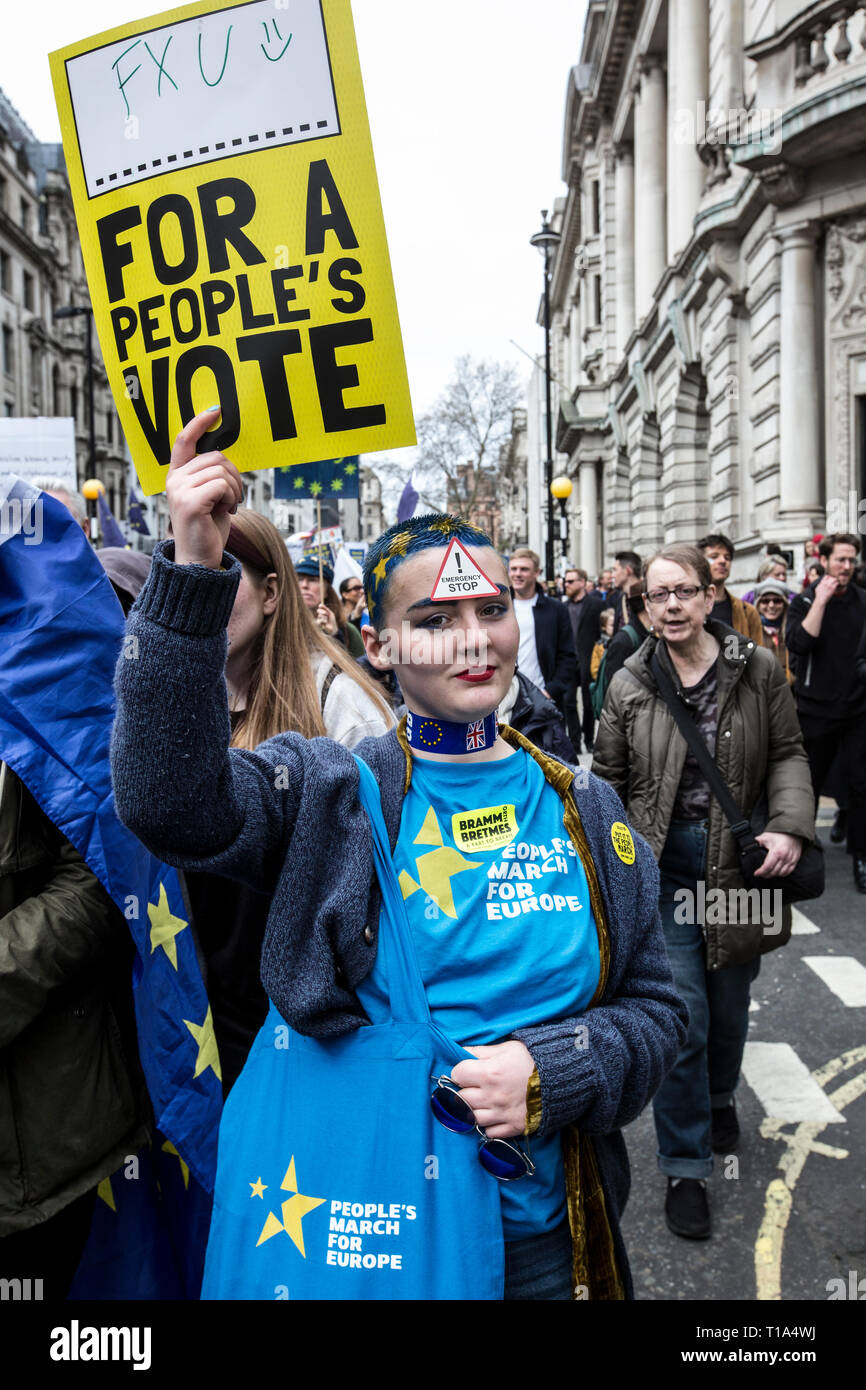 Des milliers de manifestants Anti-Brexit mars à Londres pour protester contre un vote du peuple sur l'issue de l'Brexit référendum, Londres, Angleterre, Royaume-Uni Banque D'Images