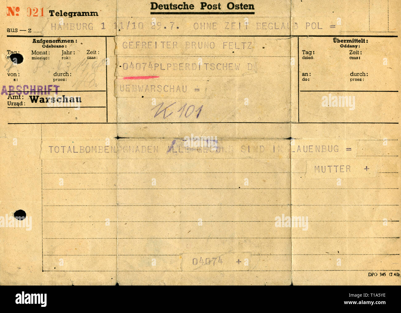 L'Allemagne, LA SECONDE GUERRE MONDIALE, télégramme du 7.8.1943 à un soldat allemand en Pologne, qu'à Hambourg par air raid tout est détruit mais la famille est en bon état et dans une autre ville appelée Lauenburg., Additional-Rights Clearance-Info-Not-Available- Banque D'Images