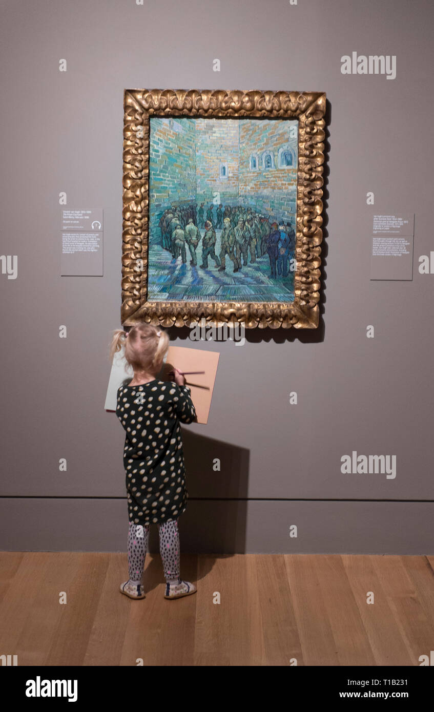 La Tate Britain, Londres, Royaume-Uni. 25 mars, 2019. L'EY : exposition Van Gogh et la Grande-Bretagne, la première exposition de prendre un nouveau regard sur l'artiste à travers sa relation avec la Grande-Bretagne à explorer comment Van Gogh a été inspiré par l'art britannique, littérature et culture tout au long de sa carrière et comment il a à son tour inspiré les artistes britanniques, de Sickert à Francis Bacon et rassemble le plus grand groupe de Van Gogh peintures illustré au R-U pendant presque une décennie. Image : enfant attire la cour de la prison, 1890. Van Gogh. Pouchkine le Museum of Fine Arts, Moscou. Credit : Malcolm Park/Alamy Live News. Banque D'Images