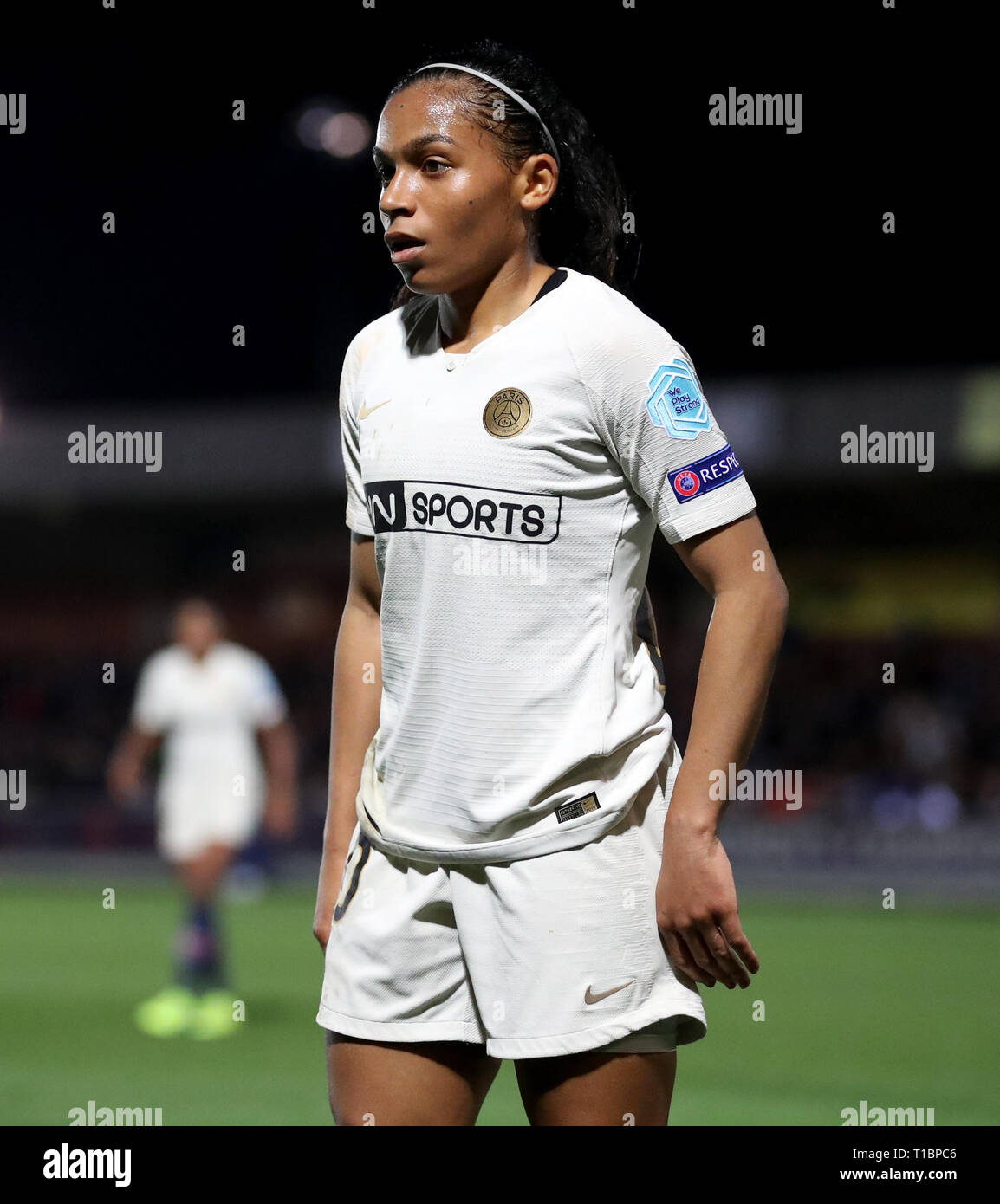Paris Saint-Germain féministe Perle Morroni au cours de l'UEFA Women's Champions League premier match de quart de finale de la jambe à la Cherry Red Records Stadium, Londres. Banque D'Images