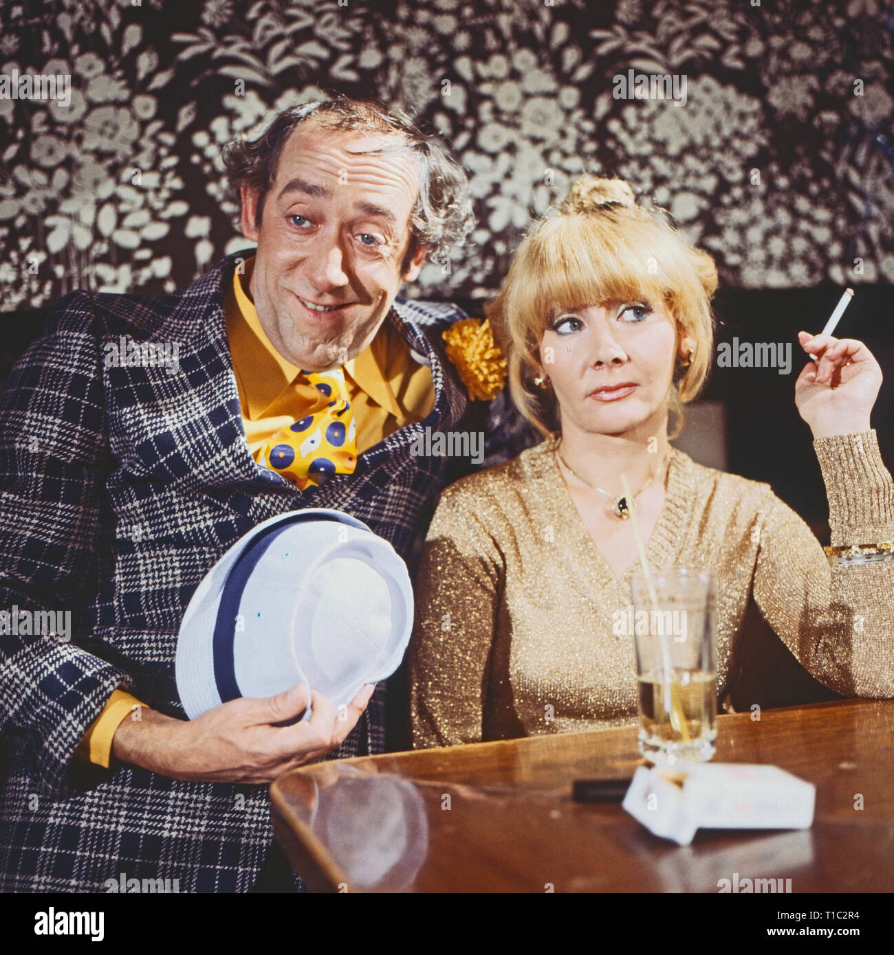 Nonstop nonsens, Comedyserie, Deutschland 1975 - 1980, Regie : Heinz Liesendahl, Folge : 'Didi' als Polizist, acteurs : Dieter Hallervorden, Rotraud Schindler Banque D'Images