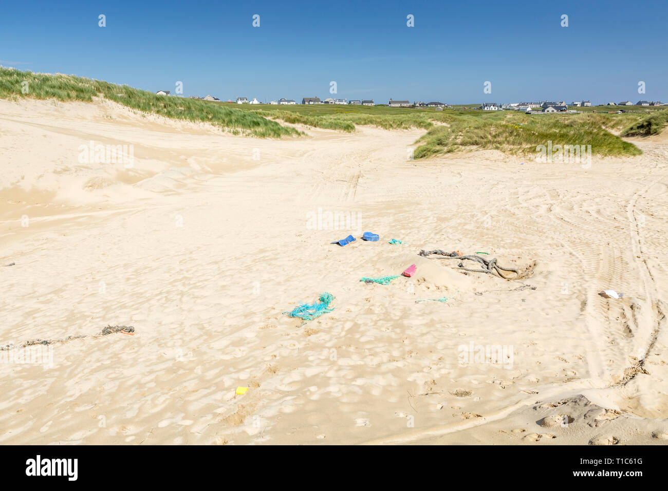 La pollution en plastique à l'océan Atlantique, l'île de Lewis, îles Hébrides, Ecosse, Royaume-Uni Banque D'Images