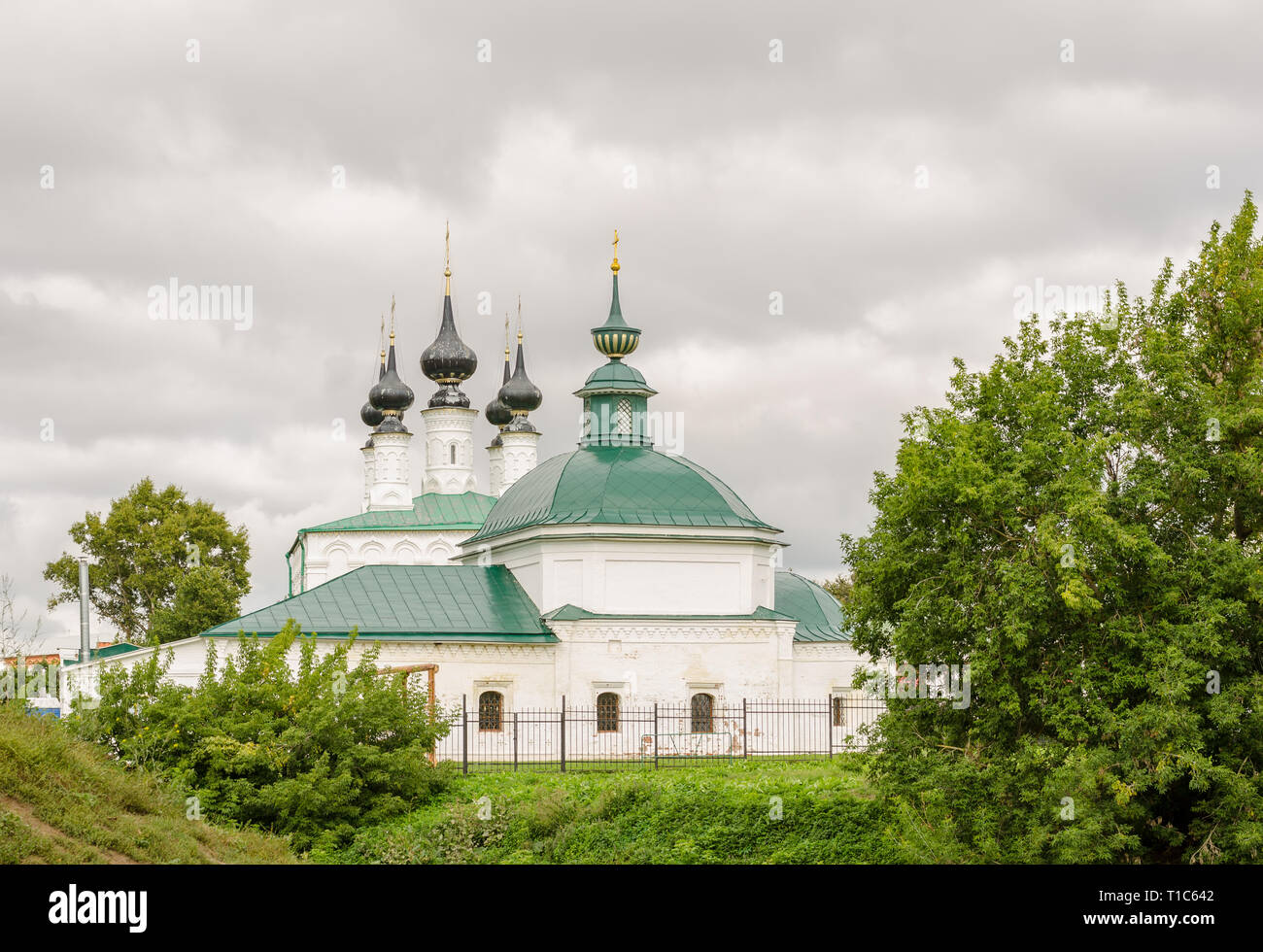 L'Église orthodoxe à Souzdal. Souzdal est une des plus anciennes villes de Russie. Banque D'Images