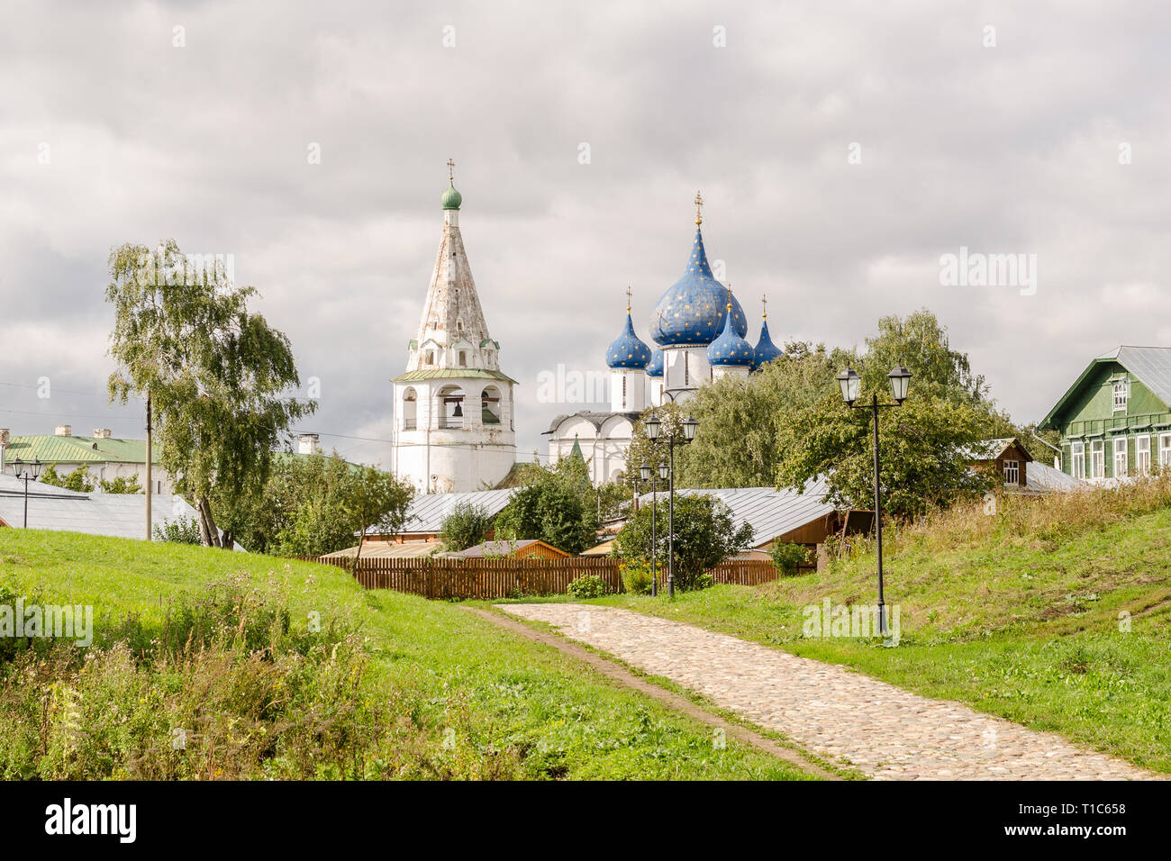 Vue pittoresque du Kremlin de Souzdal, la Russie. Anneau d'or Banque D'Images