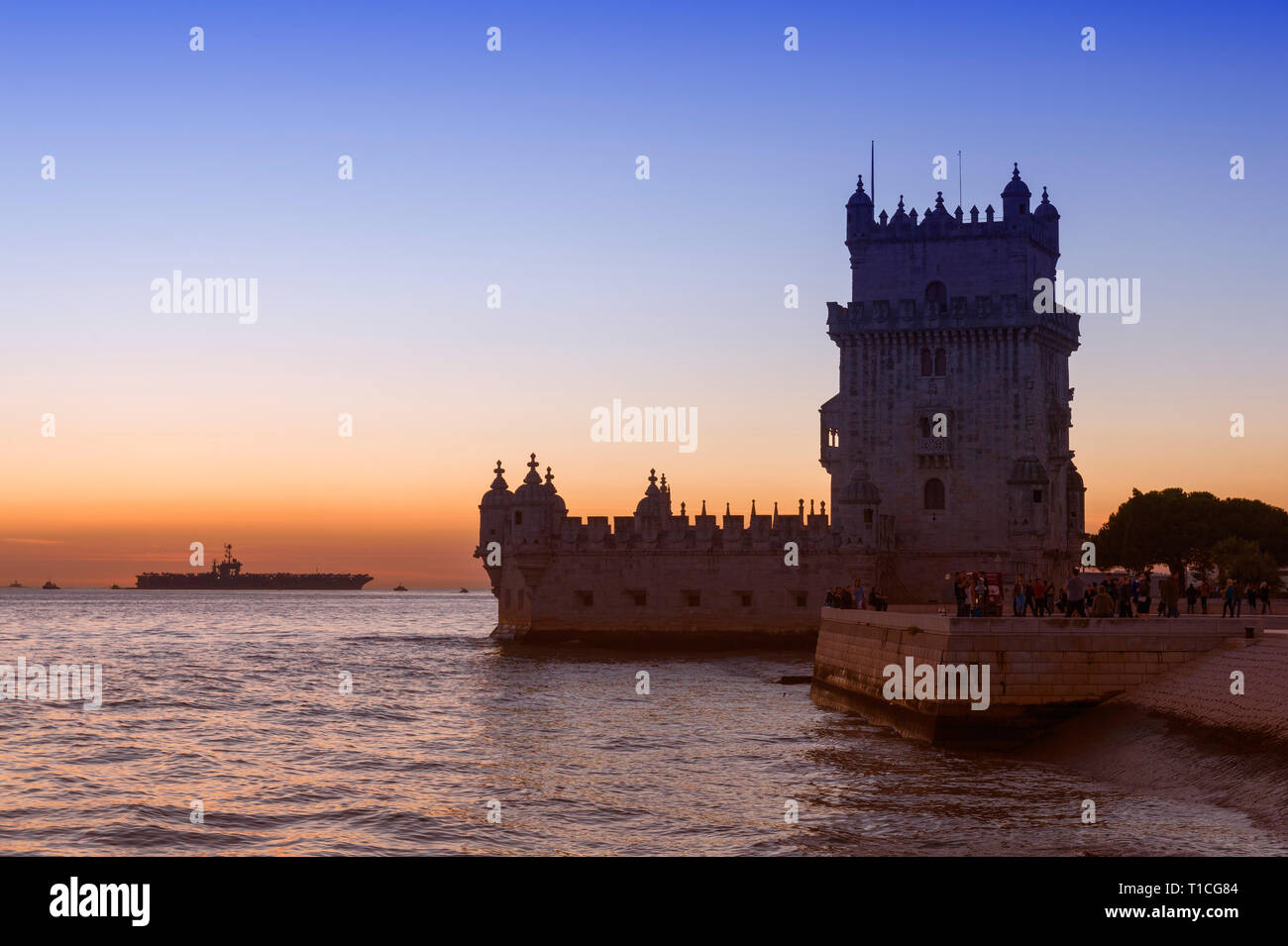 Torre de Belem, Belem Tower ou Tour de la St Vincent au coucher du soleil, Site du patrimoine mondial de l'UNESCO, le quartier de Belém, Lisbonne, Portugal Banque D'Images