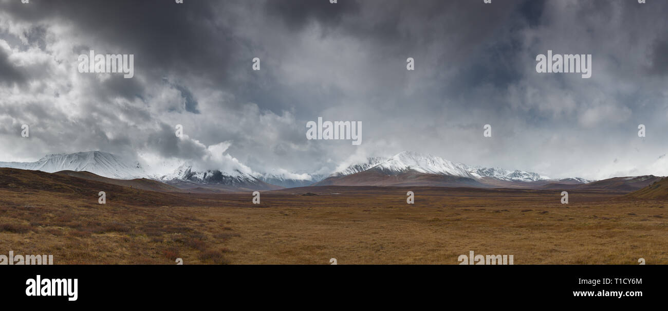 Image panoramique haute résolution de la montagne, l'Altaï en Russie Banque D'Images