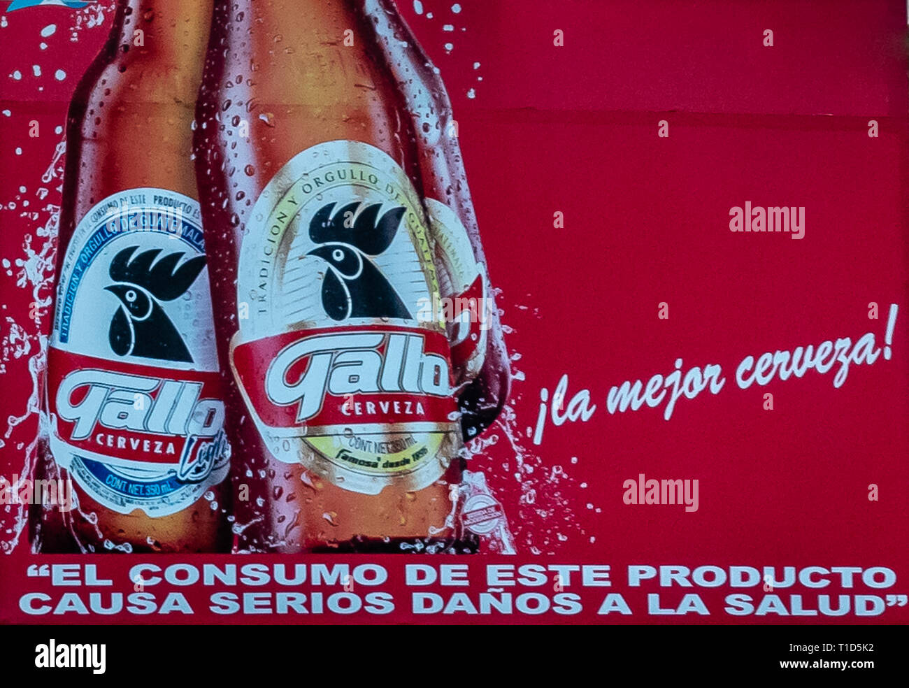 Billboard pour la bière Gallo/cerveza au Guatemala Banque D'Images