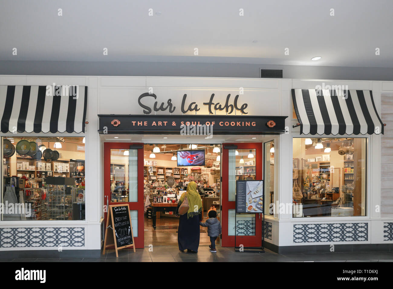 Lawrence Township dans le New Jersey, le 24 février 2019:surlatable store front. Banque D'Images