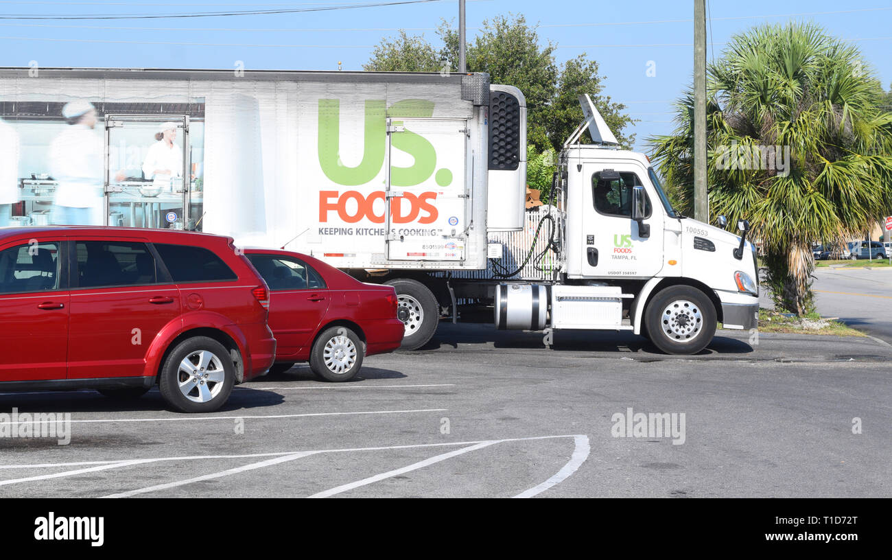 Camion de livraison d'aliments aux États-Unis - Semi-Truck et remorque Banque D'Images