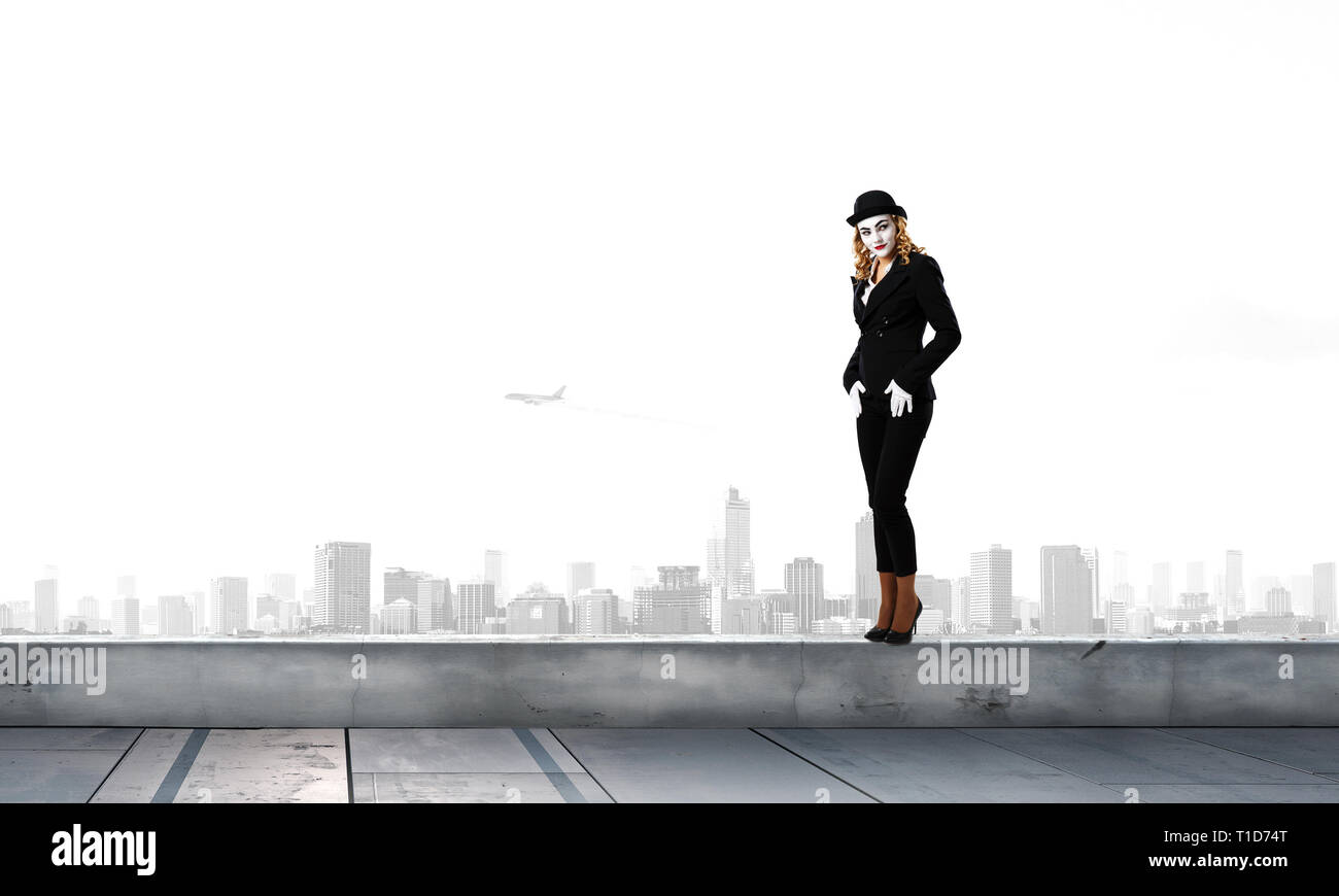 Jeune femme mime. Technique mixte Banque D'Images