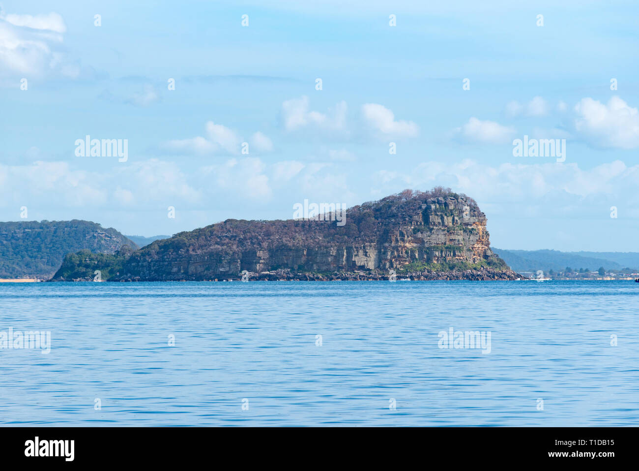 Vue sur Lion Island à Broken Bay depuis Palm Beach à Pittwater, Nouvelle-Galles du Sud, Australie Banque D'Images