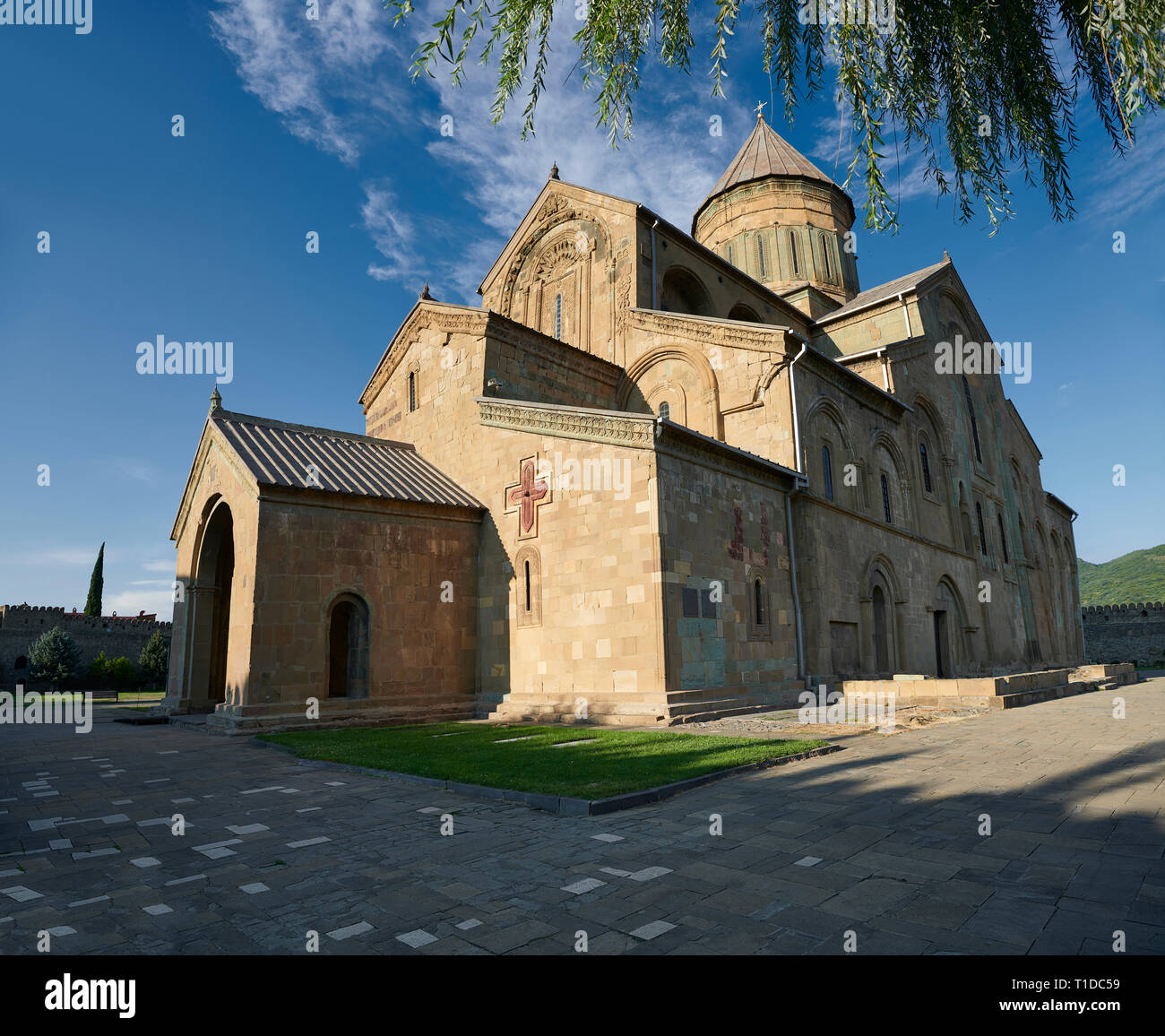 Photos et images de l'extérieur de l'Église orthodoxe de la cathédrale de Svetitskhoveli géorgienne (cathédrale de la pilier vivant) , Mtskheta (Géorgie) (pays Banque D'Images