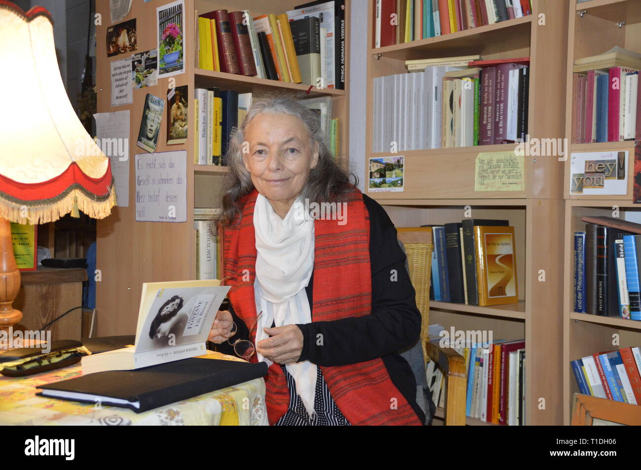 Blanche Kommerell liest 'Fontane Effi Briest - und die anderen" in der Buchhandlung Art Goreliz. Görlitz, 25.03.2019 Banque D'Images