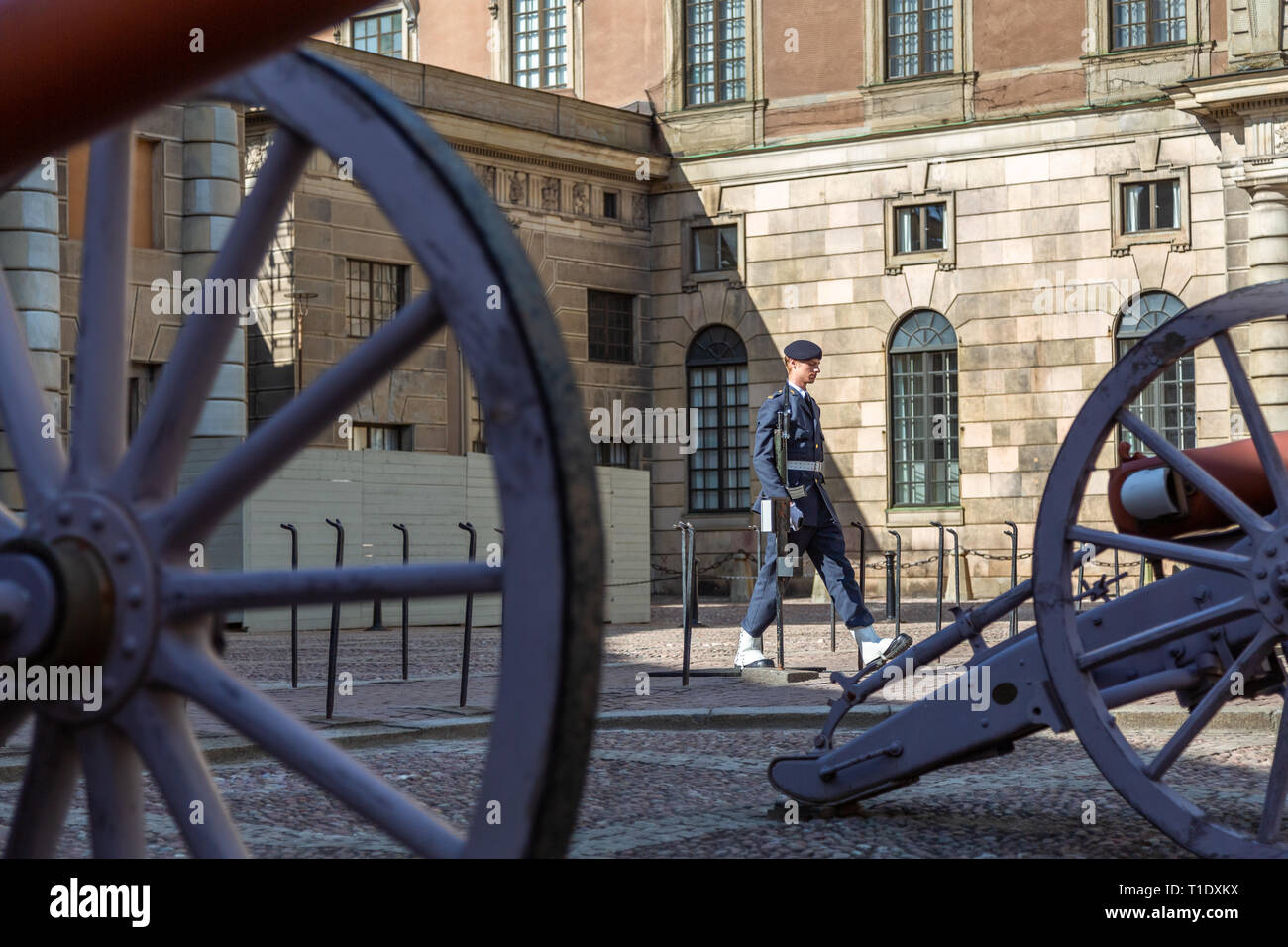 Stockholm, Suède - Juin 2016 : changement de la garde royale Guardsman près du Palais royal suédois Banque D'Images