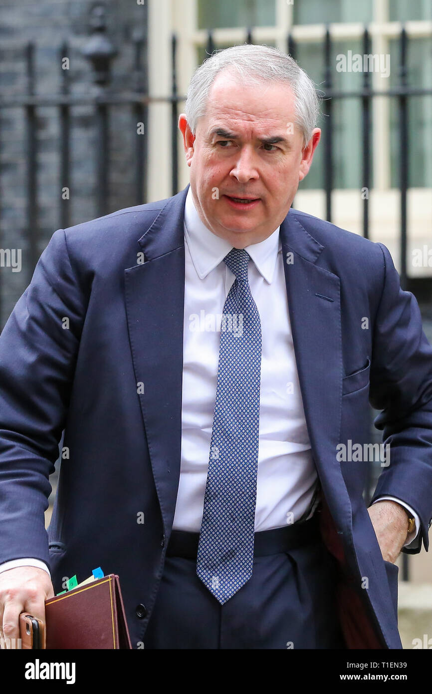 London, UK, UK. Mar 26, 2019. Geoffrey Cox - le procureur général est perçu au départ de No 10 Downing Street après avoir assisté à la réunion du Conseil national de sécurité. Credit : Dinendra Haria SOPA/Images/ZUMA/Alamy Fil Live News Banque D'Images