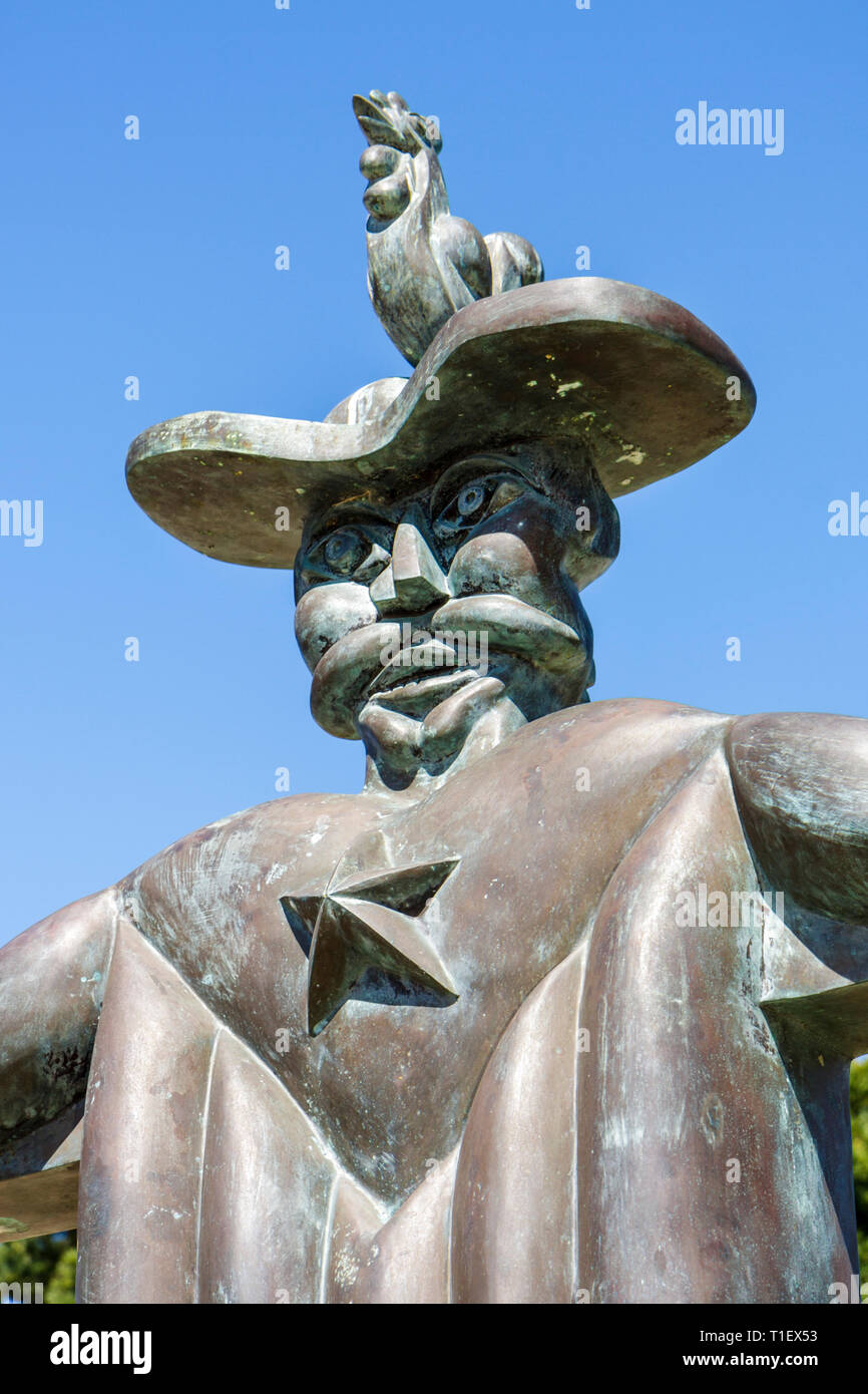 Miami Beach Florida,Bass Museum of Art,sculpture,extérieur,devant,entrée,Carlos Luna,Cuban,artiste,War Giro,War Hero,2005,bronze,double face f Banque D'Images