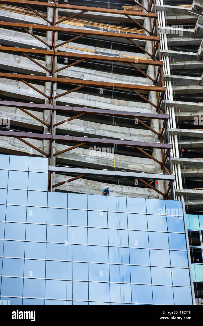 Miami Florida,en construction nouvelle construction constructeur de chantier,projet,bâtiment,architecture,architectural,grue,gratte-ciel,bureau,plateau d'antenne Banque D'Images