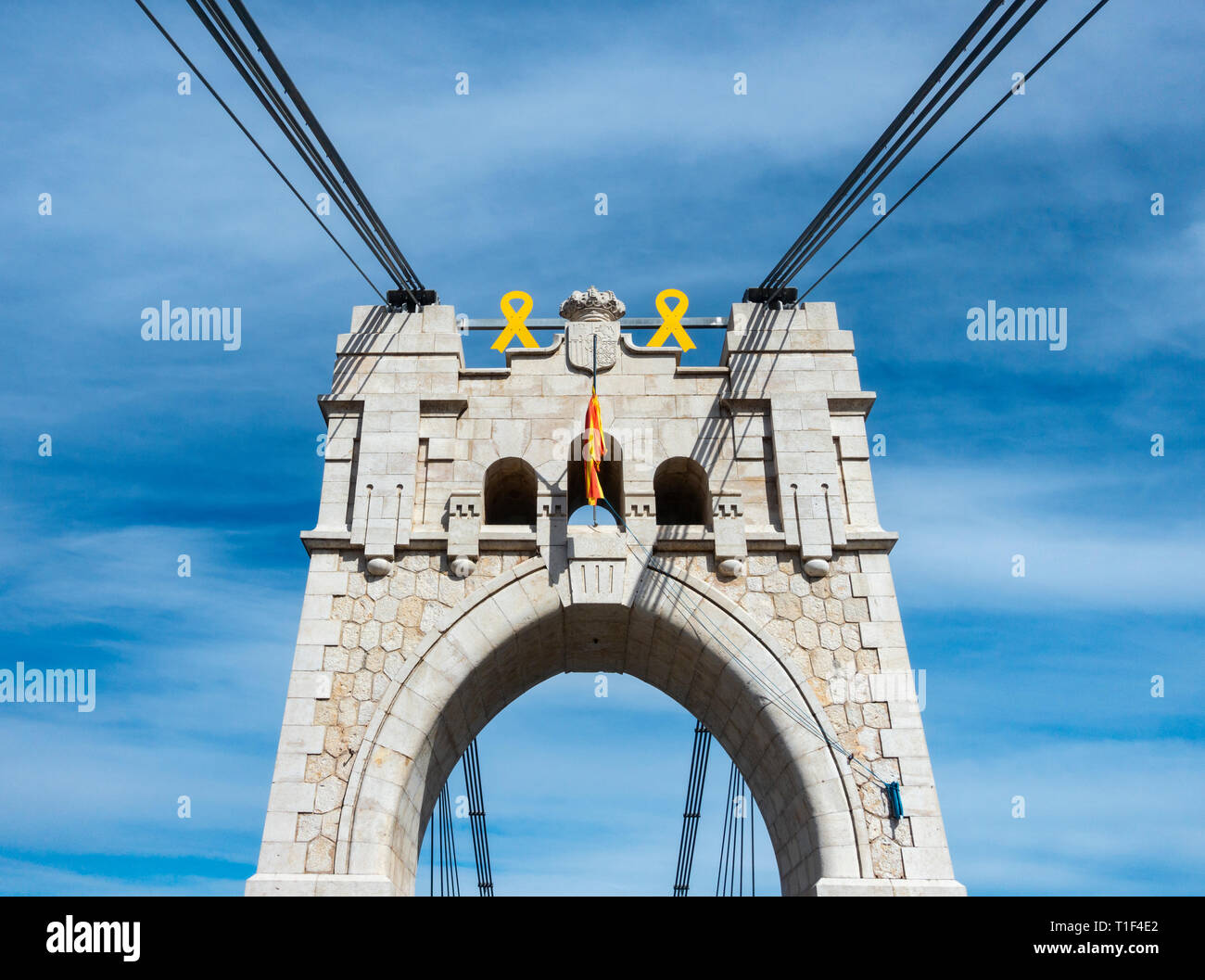 Pont suspendu, Puente Colgante, sur la rivière Ebro Delta à Amposta, Tarragone, Catalogne, Espagne Banque D'Images