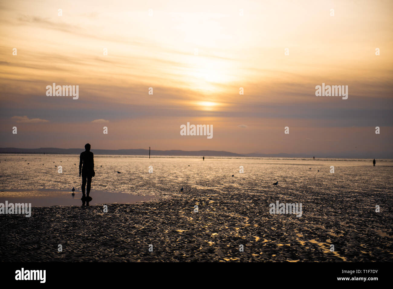 Un autre endroit par Antony Gormley à Crosby Beach, Liverpool Banque D'Images