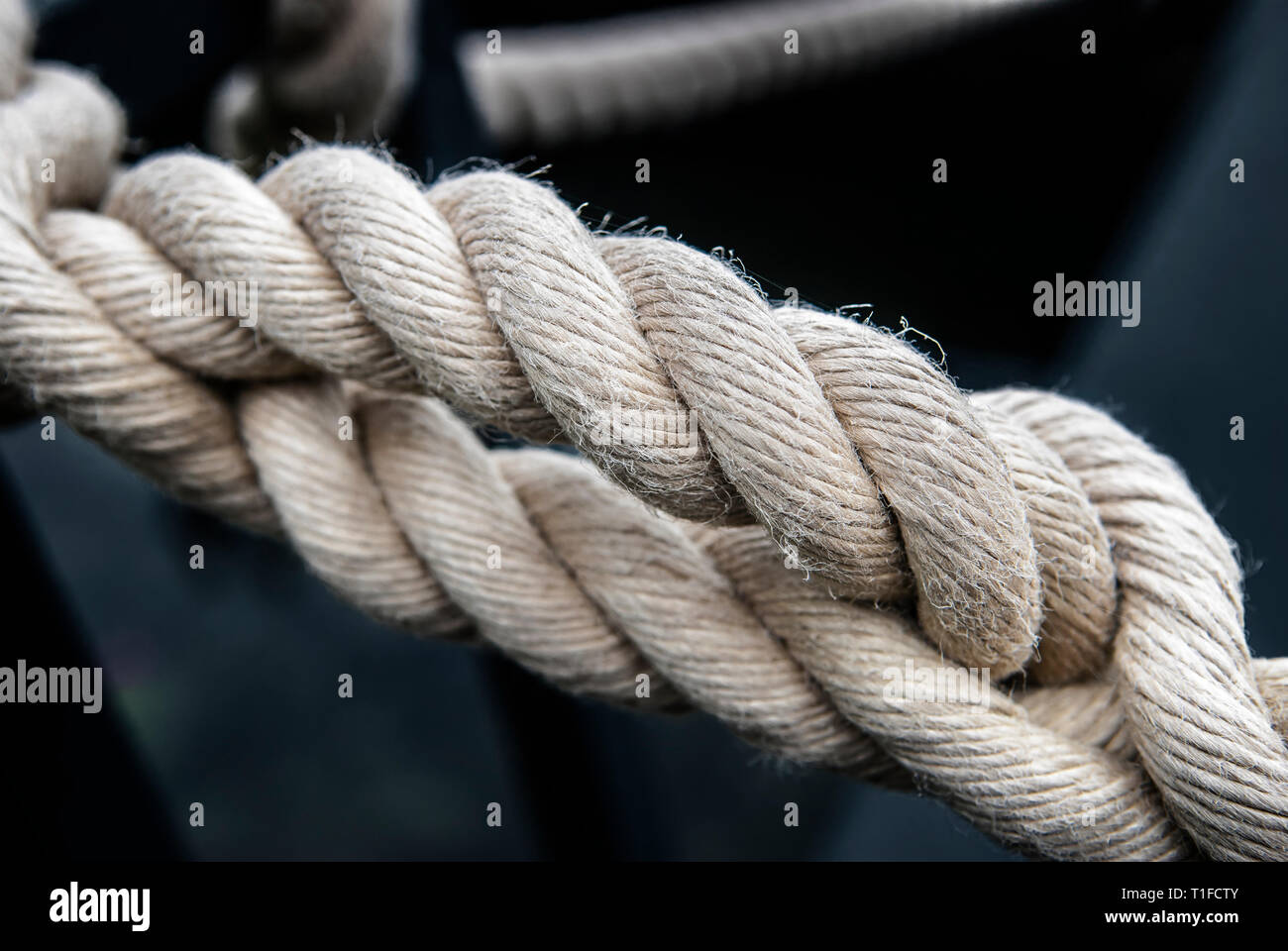 Des cordes à partir d'un bateau à voile, close-up. Banque D'Images