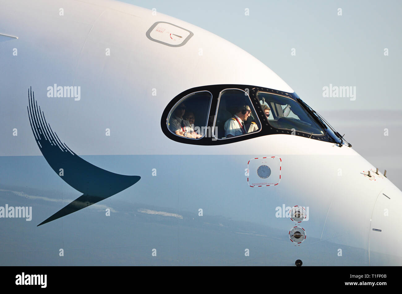 L'aéroport de Manchester, Royaume-Uni - 8 janvier 2018 : Cathay Pacific Airways Airbus A350-941 MSN 119 B-LRR, la préparation pour le décollage. Banque D'Images
