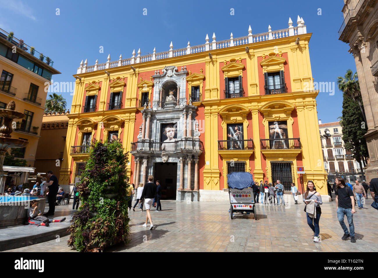 Le palais des évêques, ou Palacio Episcopal, dans le centre de la vieille ville, Malaga, Costa del Sol, Andalousie, Espagne Banque D'Images