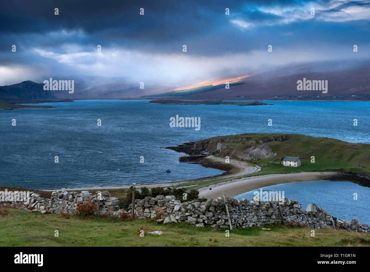 L'ancienne gare Ferry et Ard Neakie les fours à chaux, Loch Eriboll, les Highlands écossais, Sutherland, Scotland, UK Banque D'Images