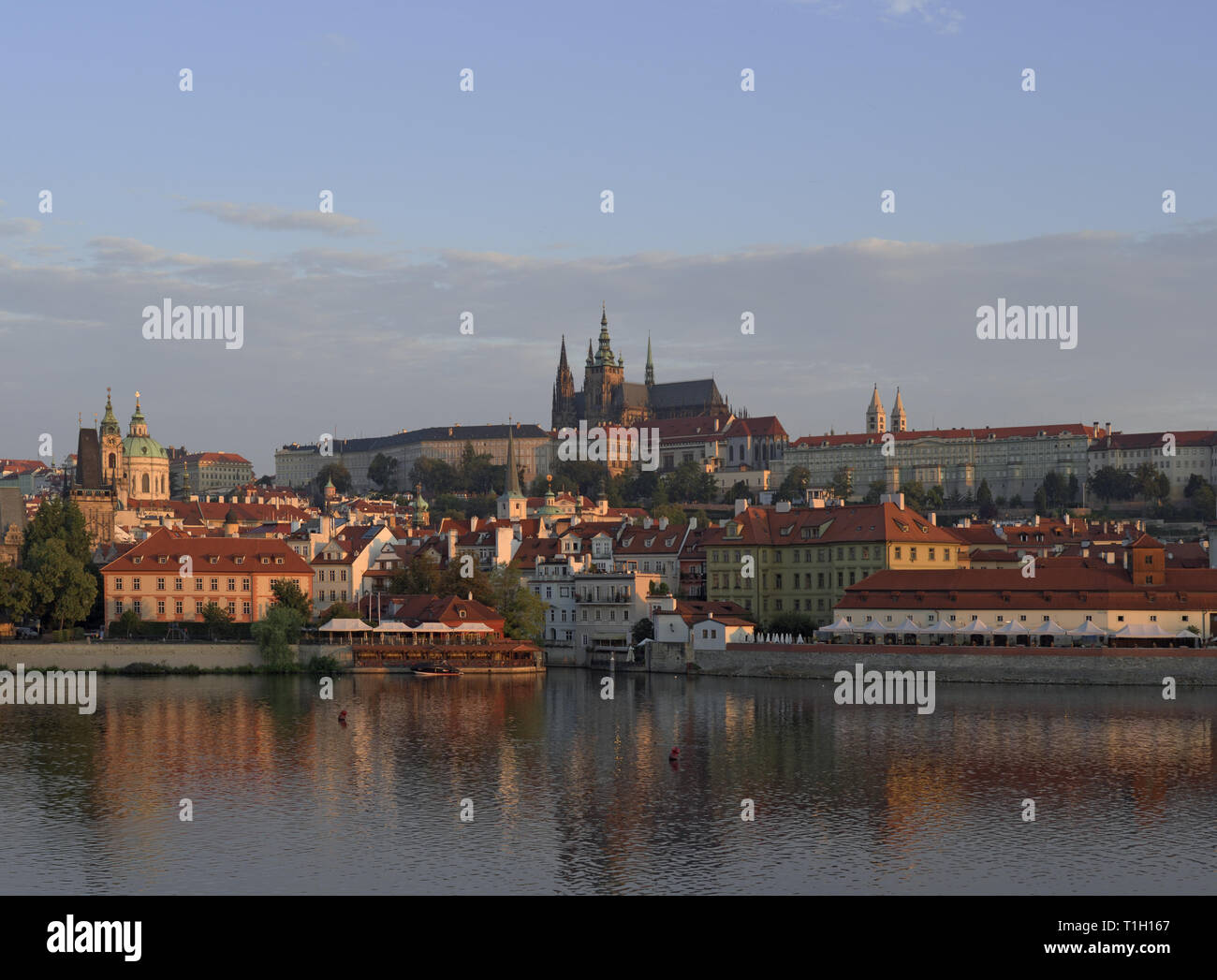 Prague : voir à partir de la vieille ville à Mala Strana et le Château Banque D'Images