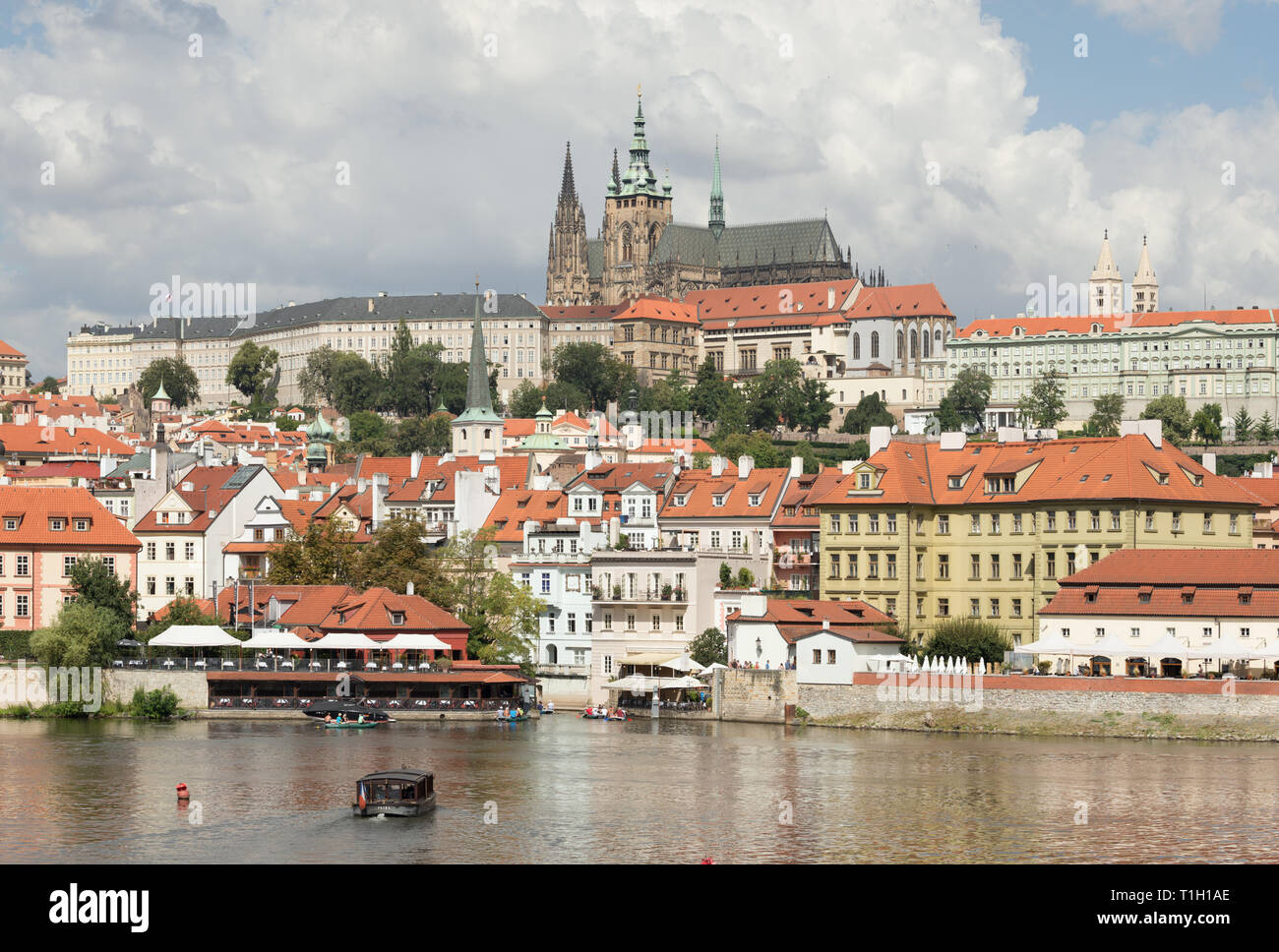 Prague : le château de Prague, Mala Strana, la cathédrale Saint-Guy, la Vltava Banque D'Images