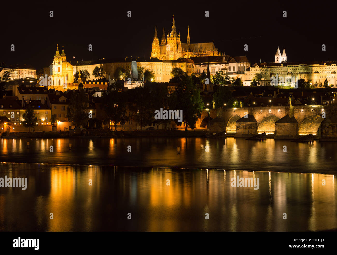 Prague : Château, Mala Strana, le pont Charles, la Vltava Banque D'Images