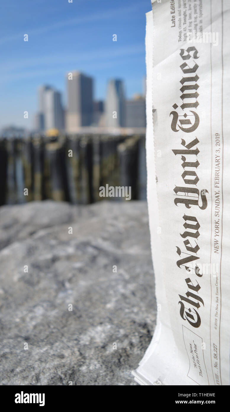 La ville de New York, USA - 3 Février 2019 : Le New York Times contre un bas Manhattan skyline. Banque D'Images