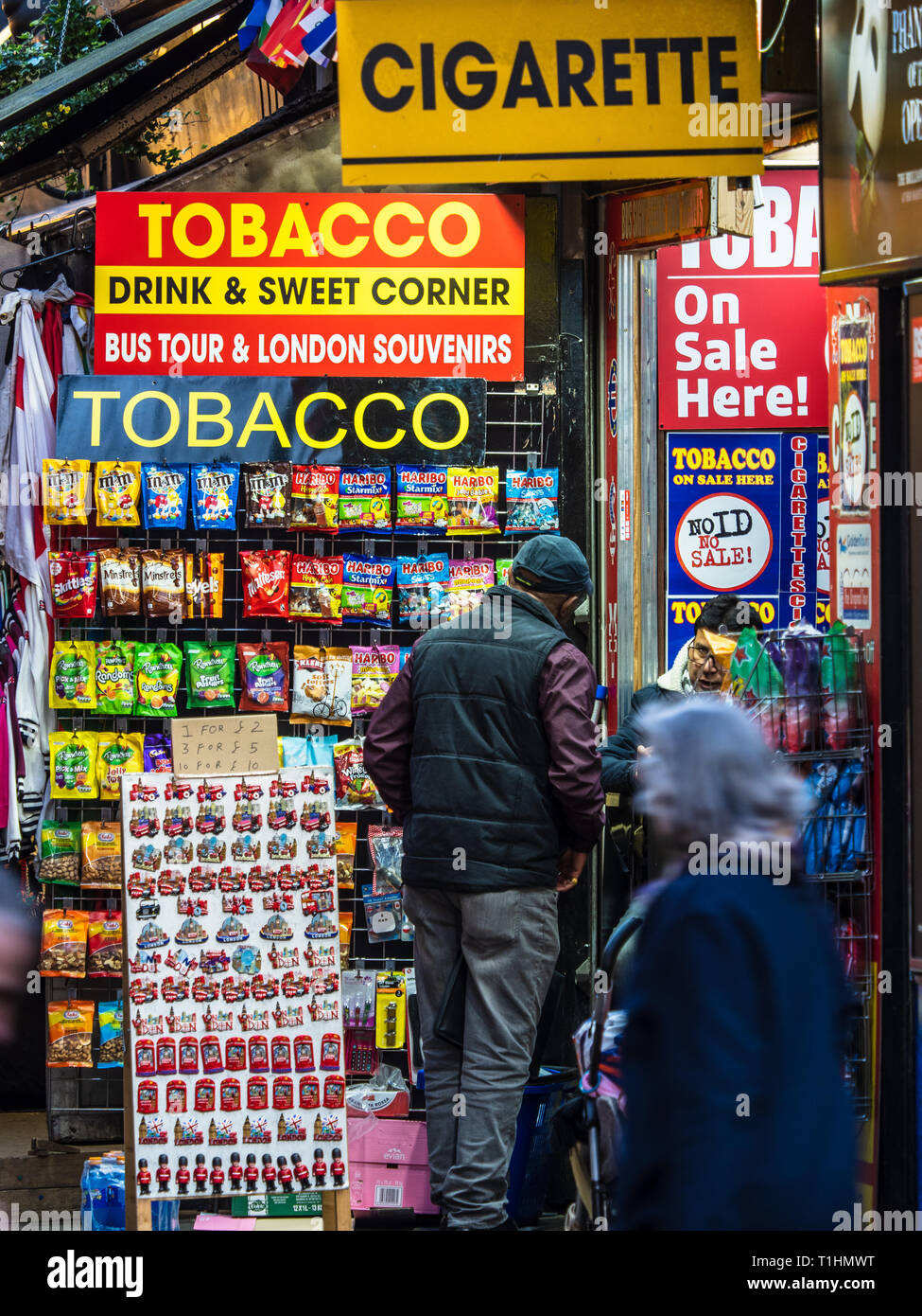 Boutique de tabac dans le centre de Londres Banque D'Images