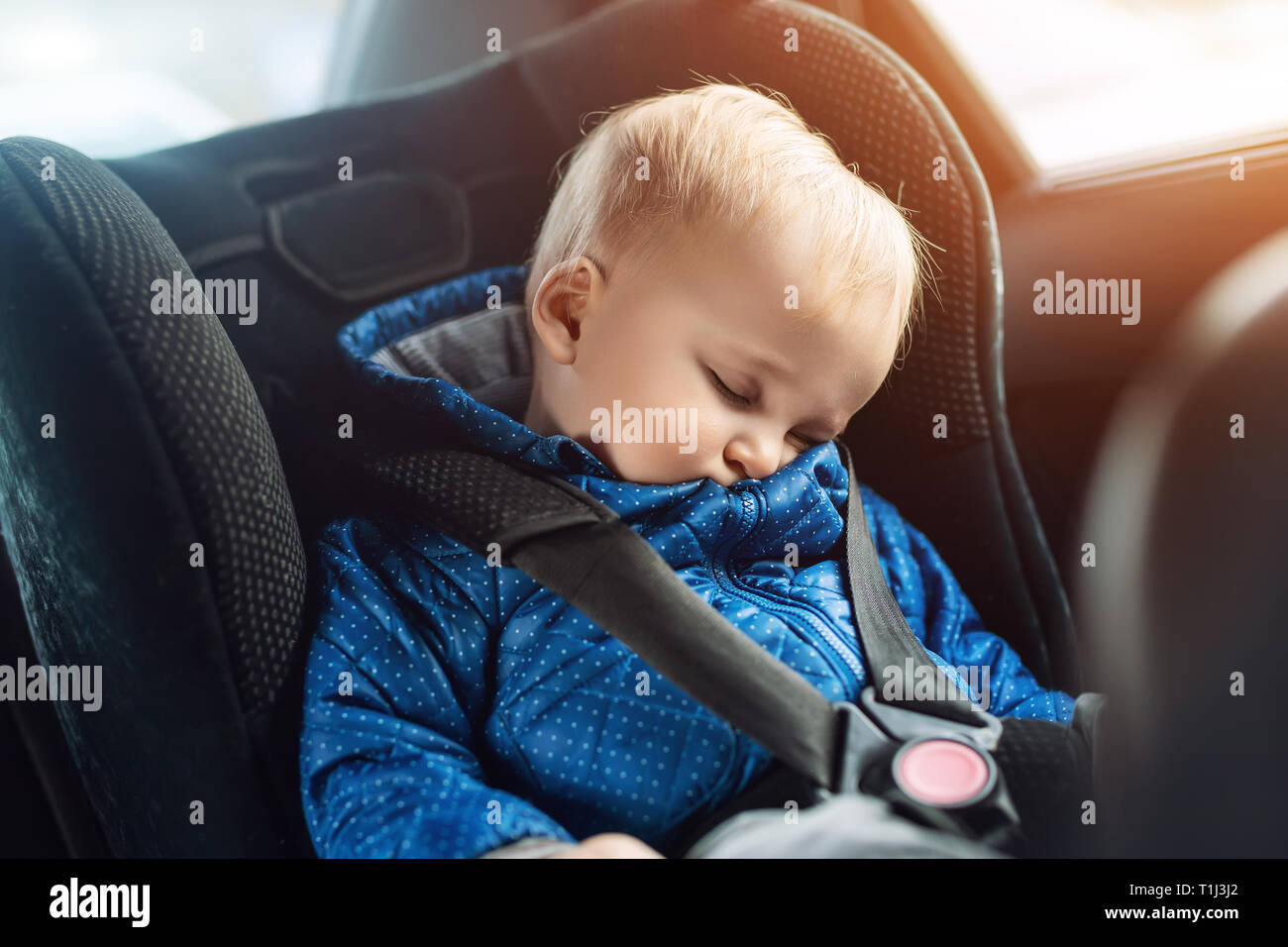 Mignon Bebe Garcon Caucasien Enfant Dormir Dans Le Siege De Securite En Voiture Lors De Voyage Adorable Bebe Rever Endormi Dans Un Fauteuil Confortable Pendant Votre Voyage Dans Photo Stock Alamy Mignon Bebe Garcon Caucasien Enfant Dormir Dans Le Siege De Securite En Voiture Lors De Voyage Adorable Bebe Rever Endormi Dans Un Fauteuil Confortable Pendant Votre Voyage Dans Photo Stock Alamy
