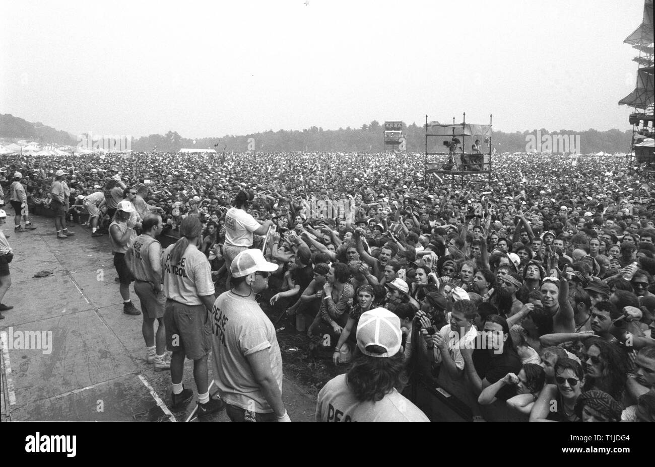 Grand angle Cette photo montre la foule massive présents à Woodstock 94 à Saugerties, New York. Banque D'Images