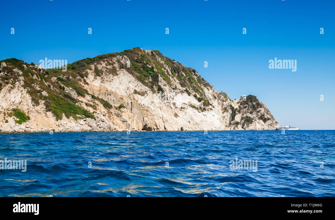 Paysage marin de l'été avec l'îlot Marathonisi près de Zakynthos île grecque dans la mer Ionienne Banque D'Images