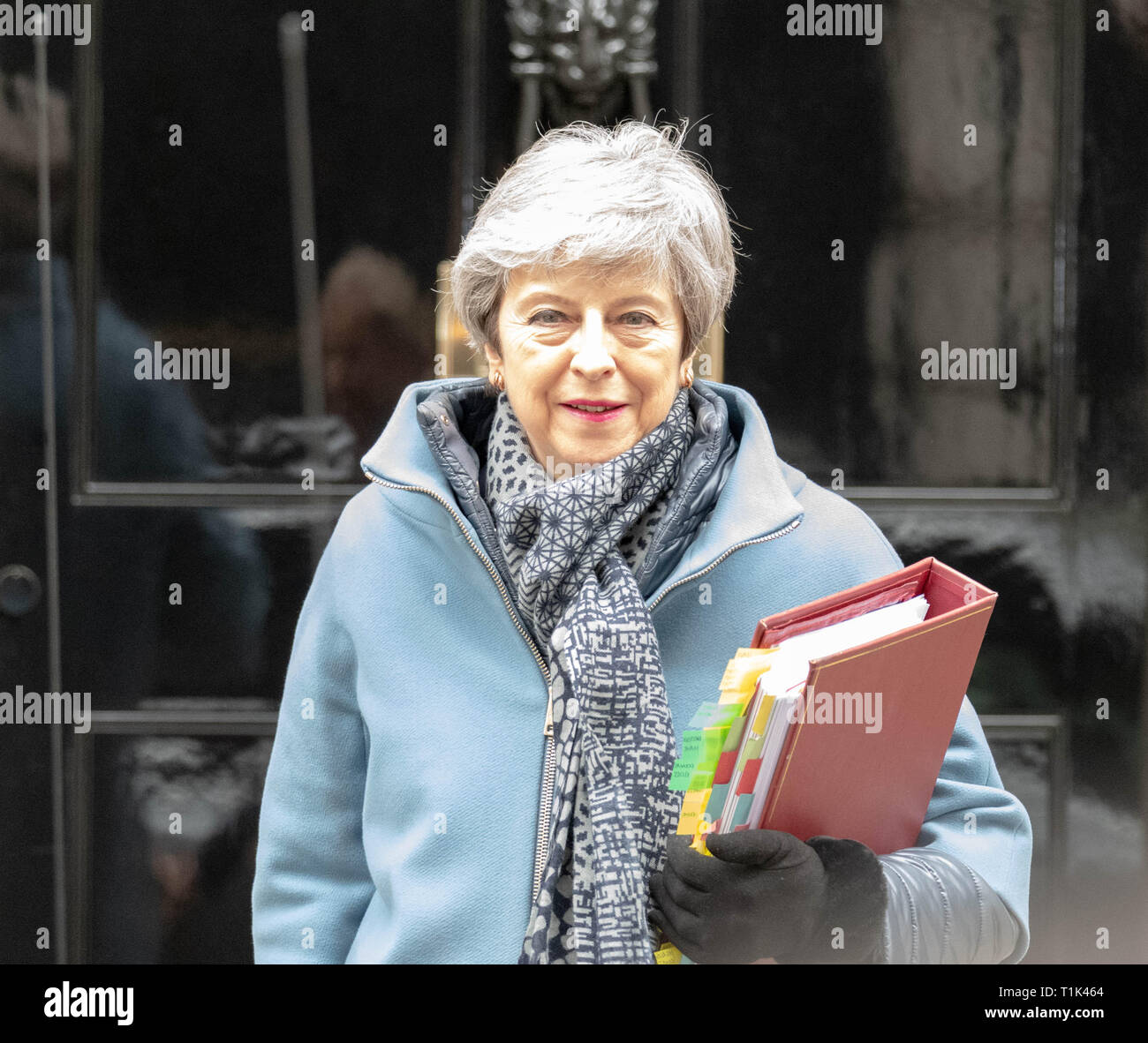 Londres, Royaume-Uni. 27 Mar 2019. Theresa peut MP PC, Premier Ministre laisse 10 Downing Street, London Crédit : Ian Davidson/Alamy Live News Banque D'Images