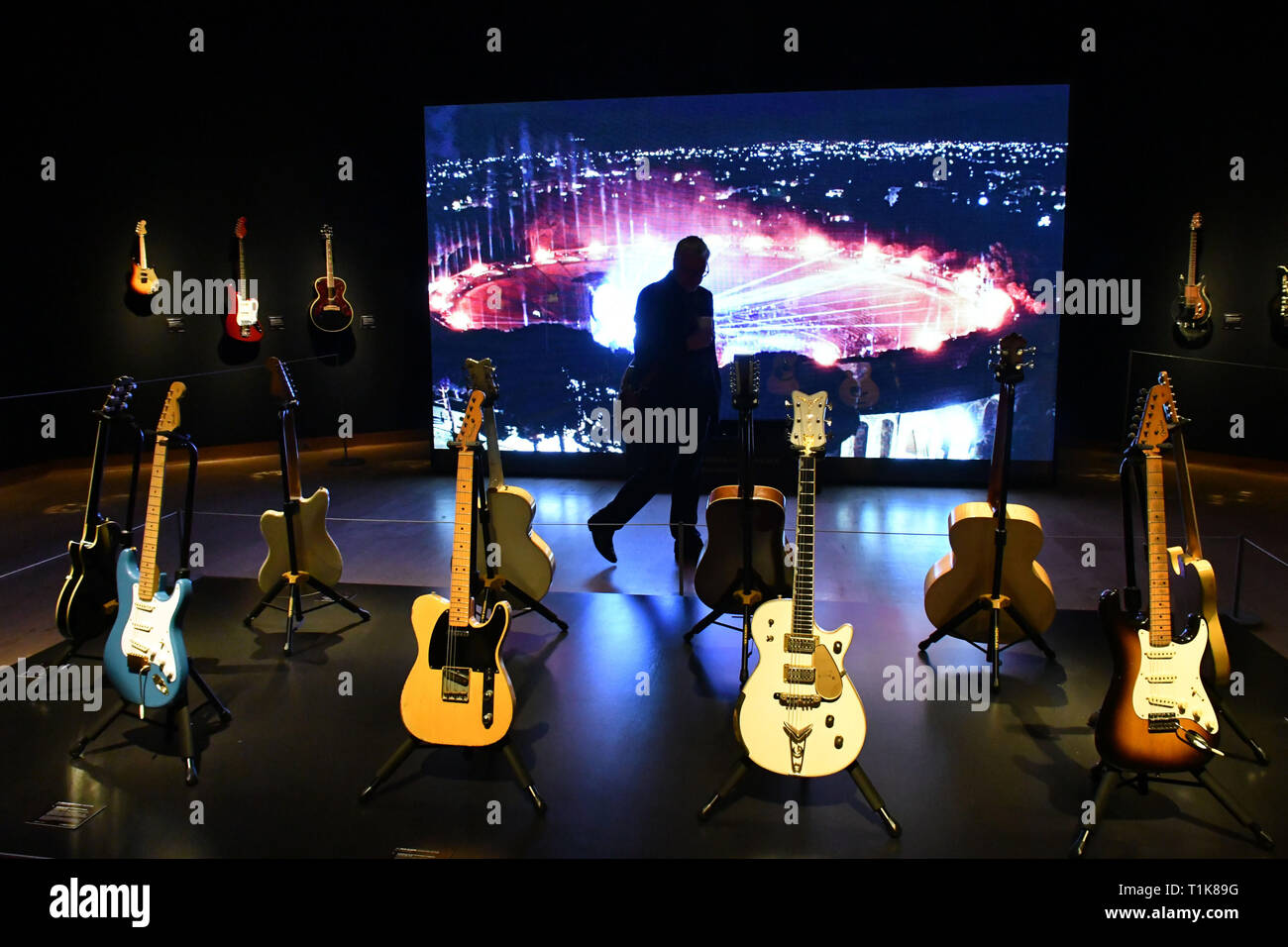 Londres, Royaume-Uni. Mar 27, 2019. Christie's aperçu de la collection de guitare personnels de Pink Floyd David Gilmour, légende de l'avant d'une pré-vente de l'exposition itinérante 120 guitares sur la vente. Credit : Nils Jorgensen/Alamy Live News Banque D'Images