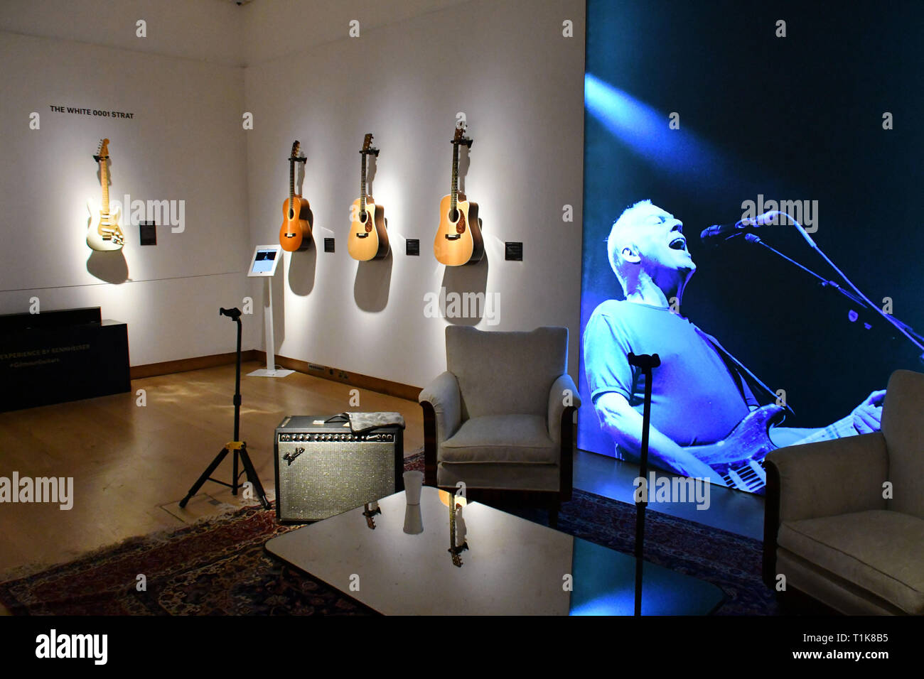 Londres, Royaume-Uni. Mar 27, 2019. Christie's aperçu de la collection de guitare personnels de Pink Floyd David Gilmour, légende de l'avant d'une pré-vente de l'exposition itinérante 120 guitares sur la vente. Credit : Nils Jorgensen/Alamy Live News Banque D'Images